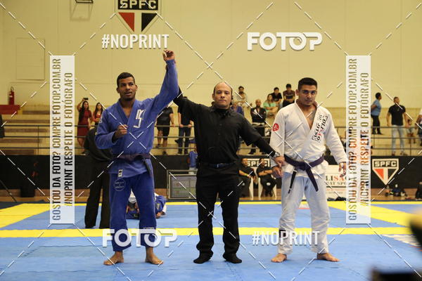 Buy your photos of the eventfight friends on Fotop