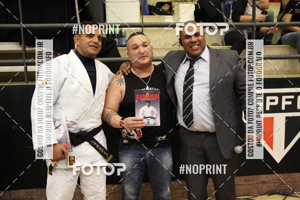 Buy your photos of the eventfight friends on Fotop