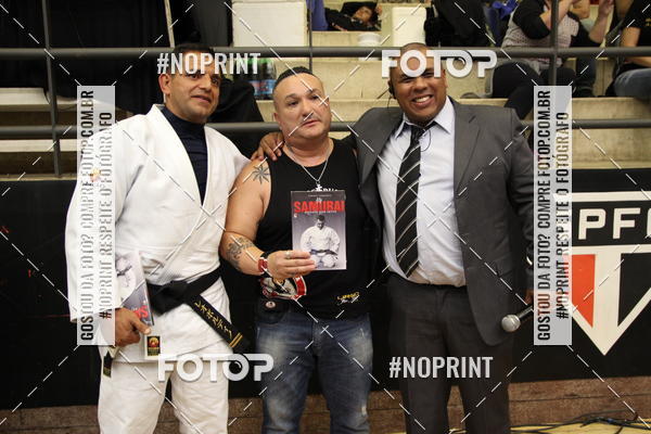 Buy your photos of the eventfight friends on Fotop