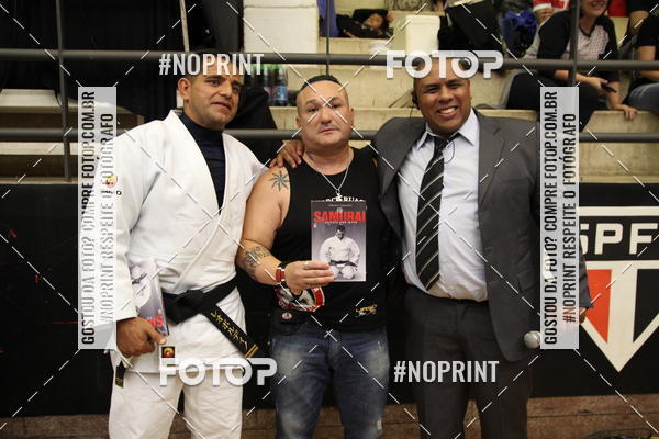 Buy your photos of the eventfight friends on Fotop