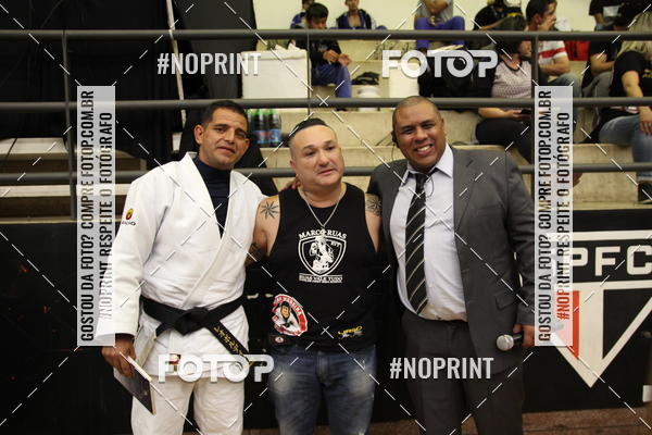 Buy your photos of the eventfight friends on Fotop