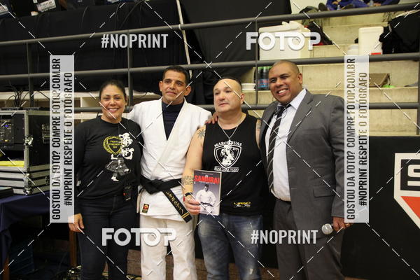 Buy your photos of the eventfight friends on Fotop