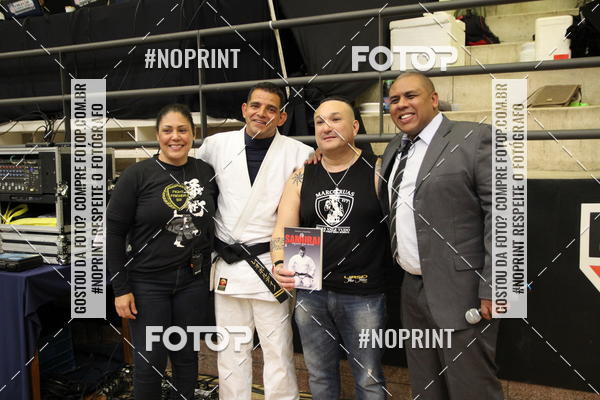 Buy your photos of the eventfight friends on Fotop