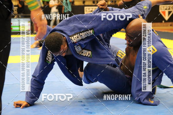 Buy your photos of the eventfight friends on Fotop