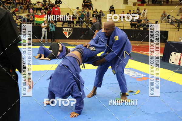 Buy your photos of the eventfight friends on Fotop