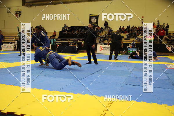 Buy your photos of the eventfight friends on Fotop