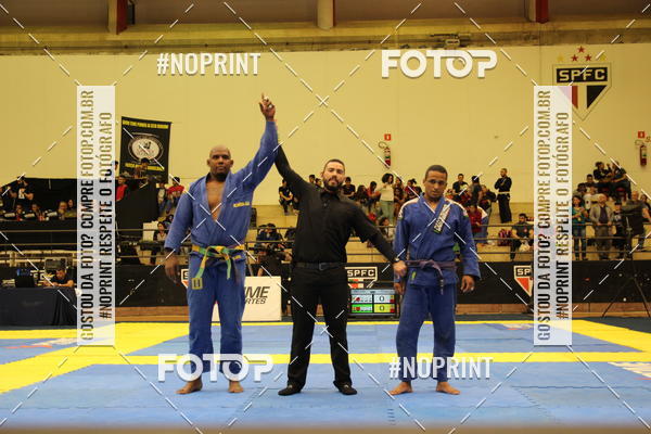 Buy your photos of the eventfight friends on Fotop