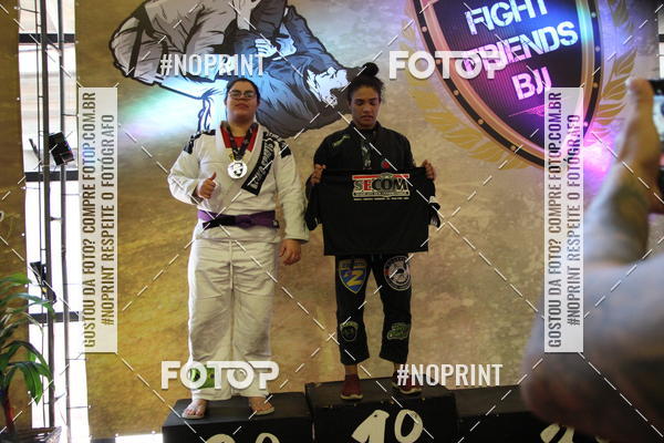 Buy your photos of the eventfight friends on Fotop