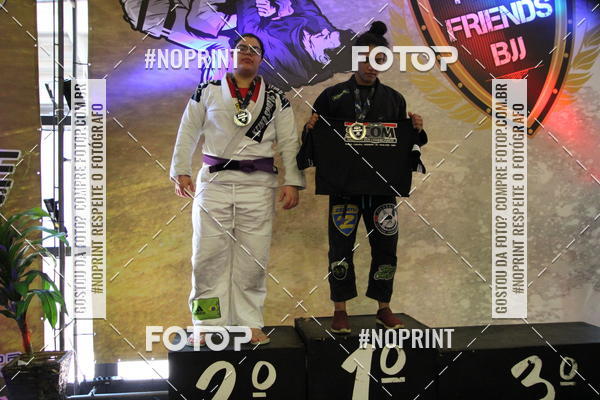 Buy your photos of the eventfight friends on Fotop