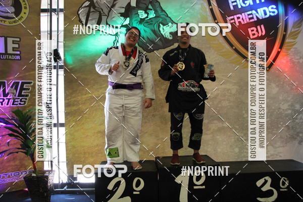 Buy your photos of the eventfight friends on Fotop