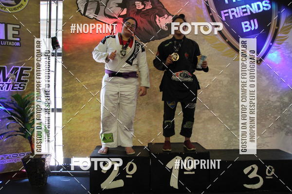 Buy your photos of the eventfight friends on Fotop