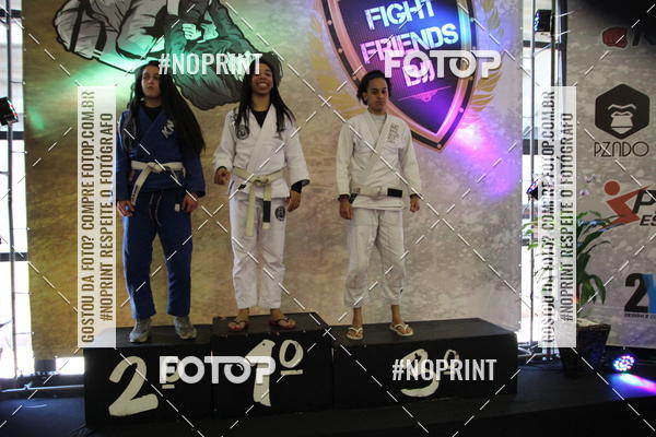 Buy your photos of the eventfight friends on Fotop