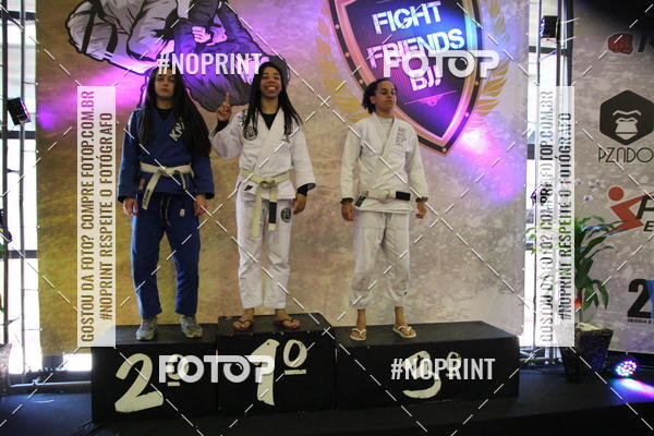 Buy your photos of the eventfight friends on Fotop