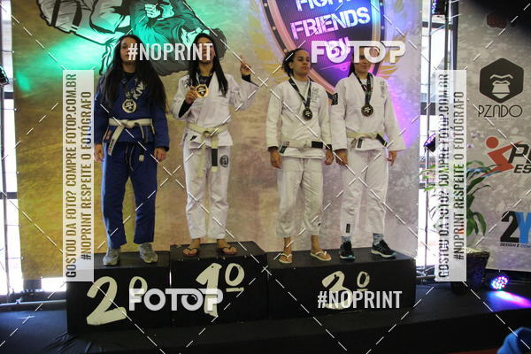 Buy your photos of the eventfight friends on Fotop