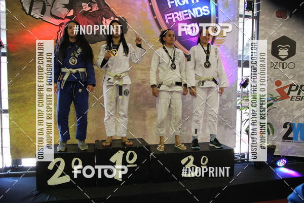 Buy your photos of the eventfight friends on Fotop