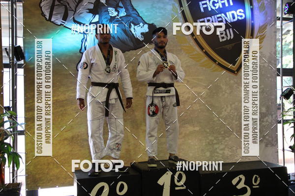 Buy your photos of the eventfight friends on Fotop