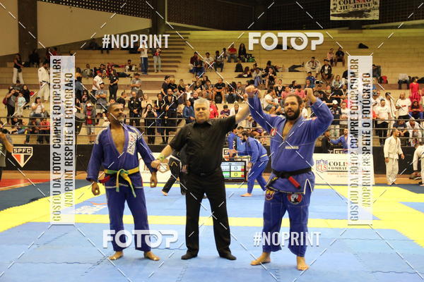 Buy your photos of the eventfight friends on Fotop