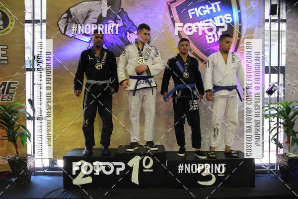 Buy your photos of the eventfight friends on Fotop