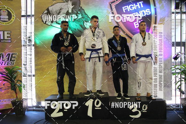 Buy your photos of the eventfight friends on Fotop