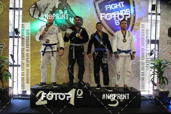 Buy your photos of the eventfight friends on Fotop