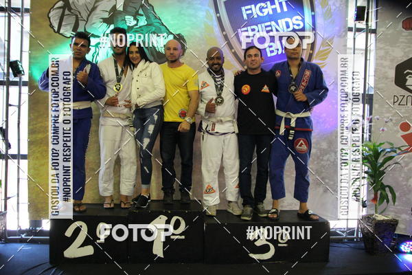 Buy your photos of the eventfight friends on Fotop