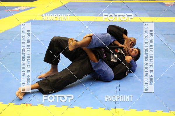 Buy your photos of the eventfight friends on Fotop