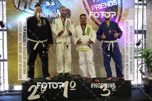 Buy your photos of the eventfight friends on Fotop