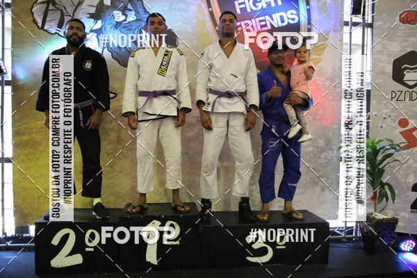 Buy your photos of the eventfight friends on Fotop