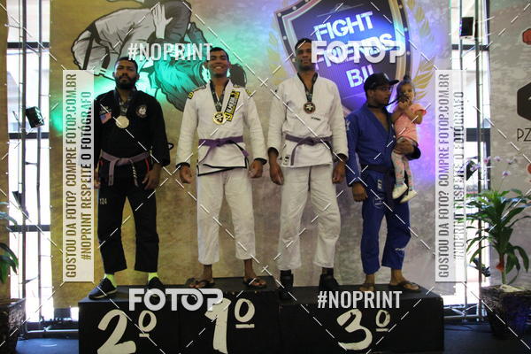 Buy your photos of the eventfight friends on Fotop