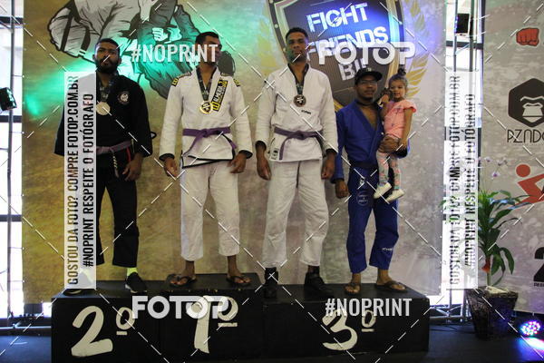 Buy your photos of the eventfight friends on Fotop