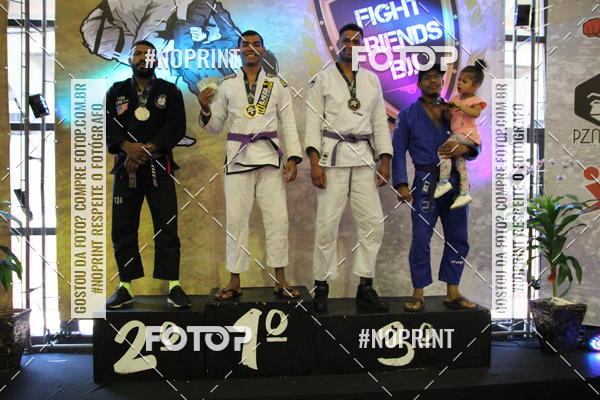 Buy your photos of the eventfight friends on Fotop