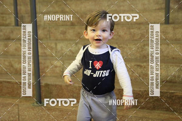 Buy your photos of the eventfight friends on Fotop