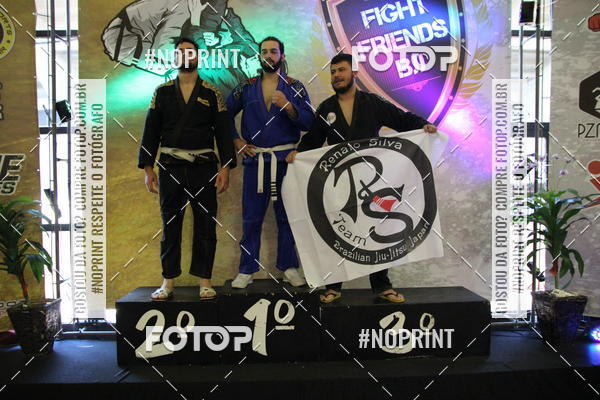 Buy your photos of the eventfight friends on Fotop