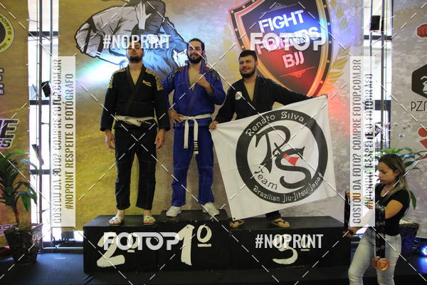 Buy your photos of the eventfight friends on Fotop