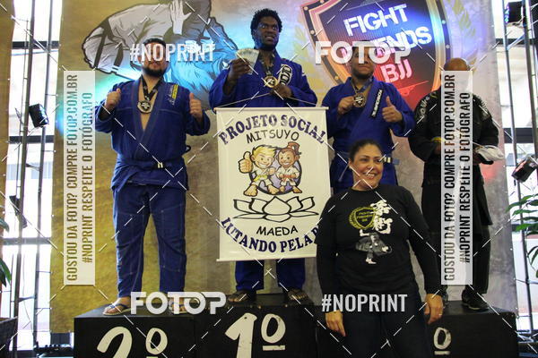 Buy your photos of the eventfight friends on Fotop