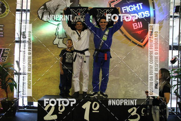 Buy your photos of the eventfight friends on Fotop