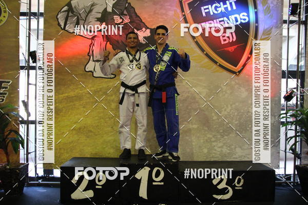 Buy your photos of the eventfight friends on Fotop