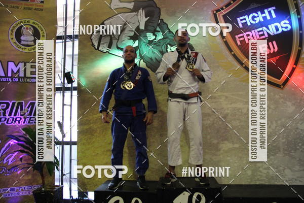 Buy your photos of the eventfight friends on Fotop