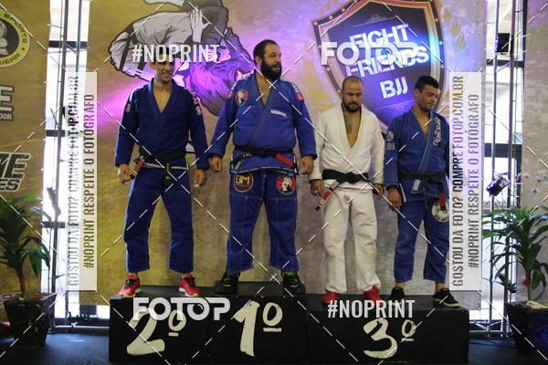 Buy your photos of the eventfight friends on Fotop