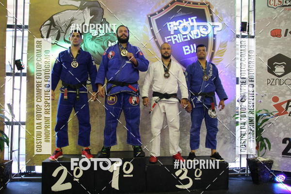 Buy your photos of the eventfight friends on Fotop