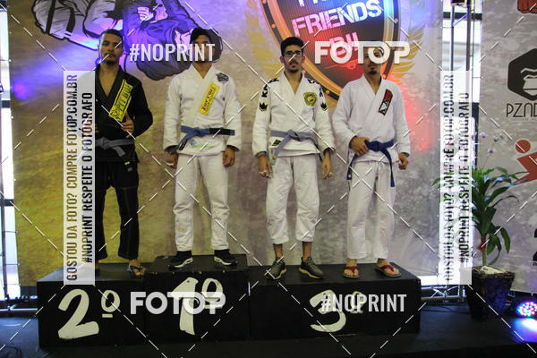 Buy your photos of the eventfight friends on Fotop