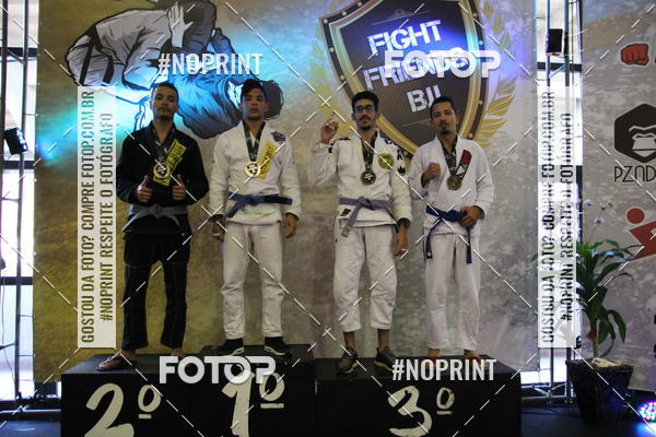 Buy your photos of the eventfight friends on Fotop