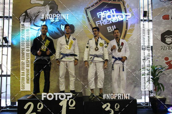 Buy your photos of the eventfight friends on Fotop