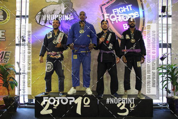 Buy your photos of the eventfight friends on Fotop