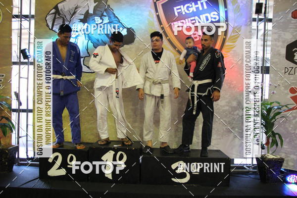 Buy your photos of the eventfight friends on Fotop