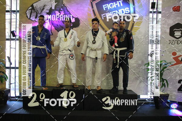 Buy your photos of the eventfight friends on Fotop