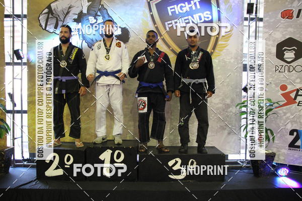 Buy your photos of the eventfight friends on Fotop