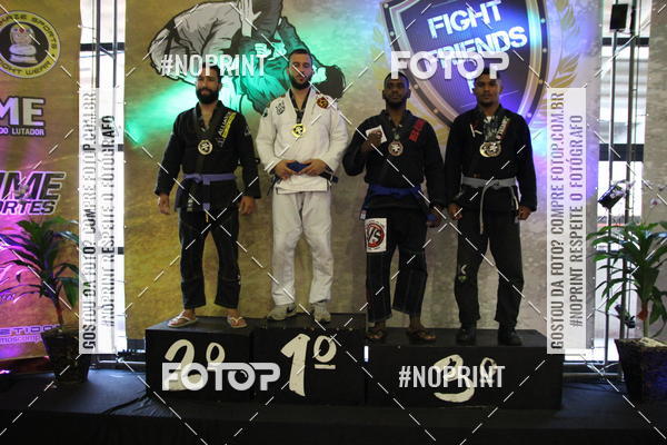 Buy your photos of the eventfight friends on Fotop