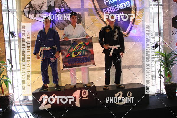 Buy your photos of the eventfight friends on Fotop