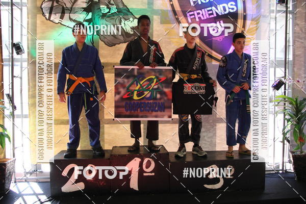 Compre suas fotos do eventofight friends no Fotop